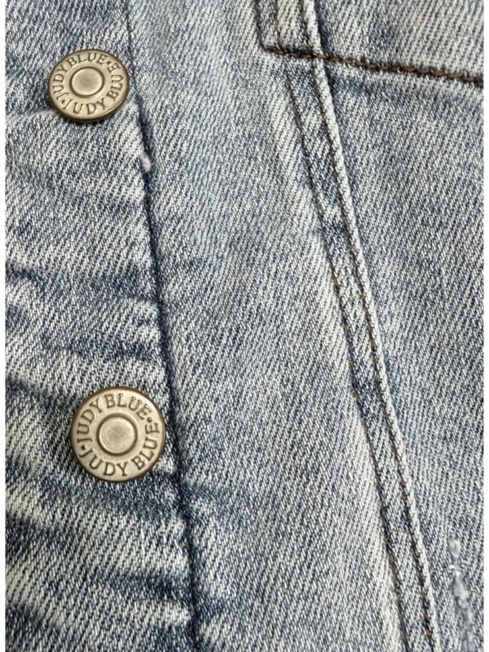 Judy Blue JB7820 MD HOWDY Cropped Distressed Raw Hem Denim Jacket Size Small